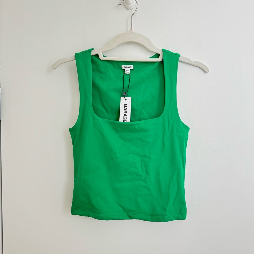GARAGE PORTAIT NECK TANK IN SIZE: XS